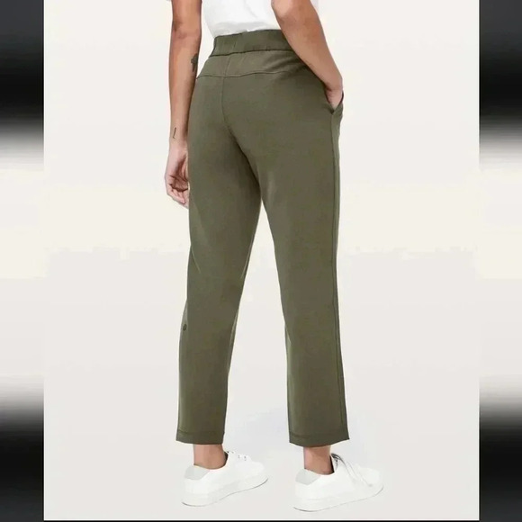 Lululemon On The Fly Pant *Woven 28" Dark Olive - Picture 3 of 8